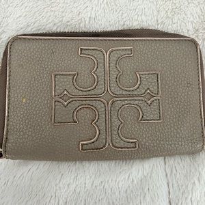 Tory Burch wallet